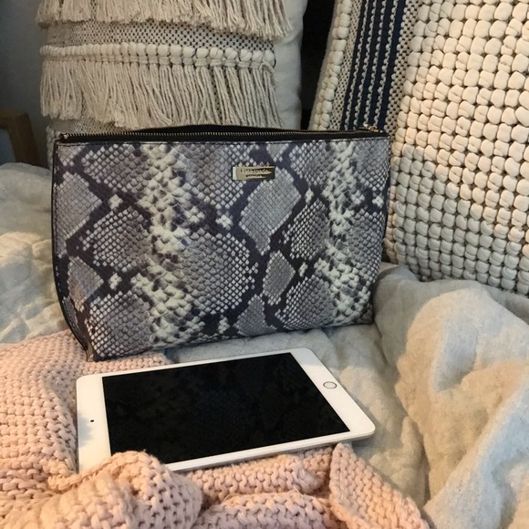 Kate Spade Cosmetic Bag - Picture 12 of 15